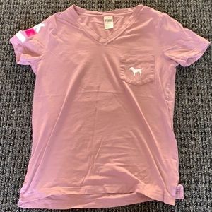 PINK Victoria’s Secret pink tee 😻💕